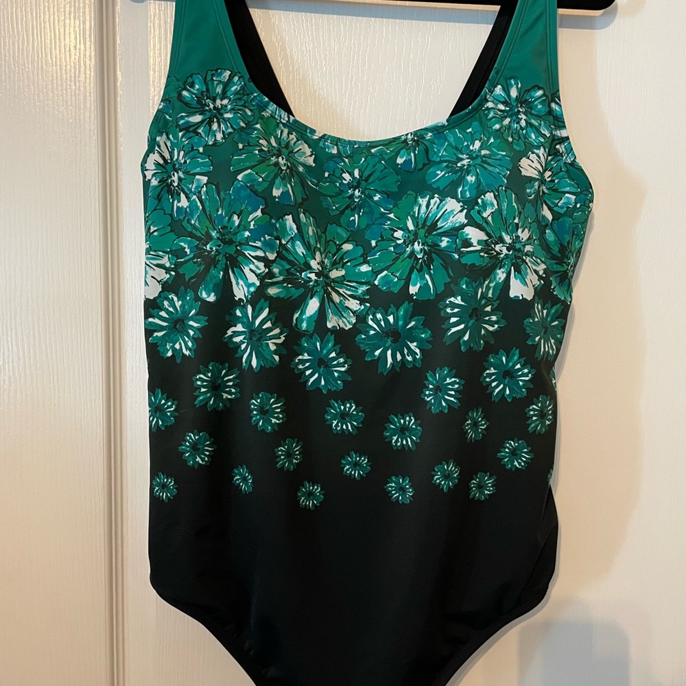Swimsuits For All Elegant Black and Green One Piece Swimwear